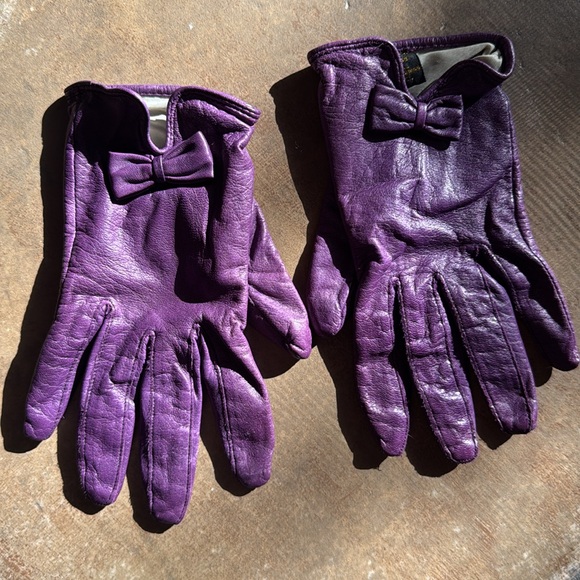 Vintage Purple Leather Gloves with Wrist Bow - Picture 8 of 11